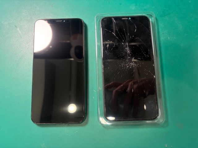 神戸市からお越しのお客様よりiPhone11ProMaxの画面交換をご依頼いただきました！